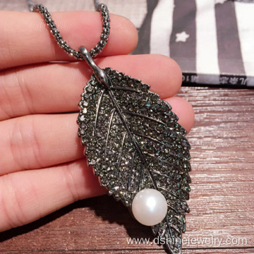 Leaf Shape Crystal Alloy Necklace Imitation Pearl Necklace